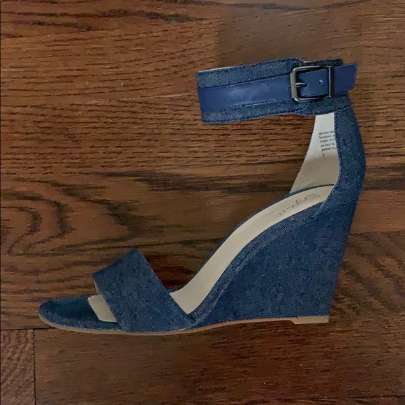 Seychelles- brand new in the box - Picture 3 of 4